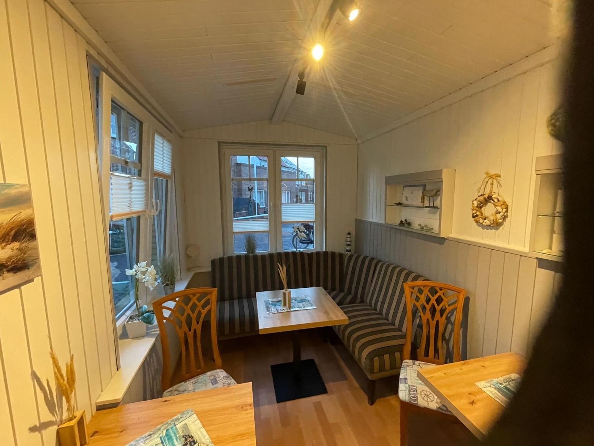 Haus Breslau Hotel Borkum Room photo