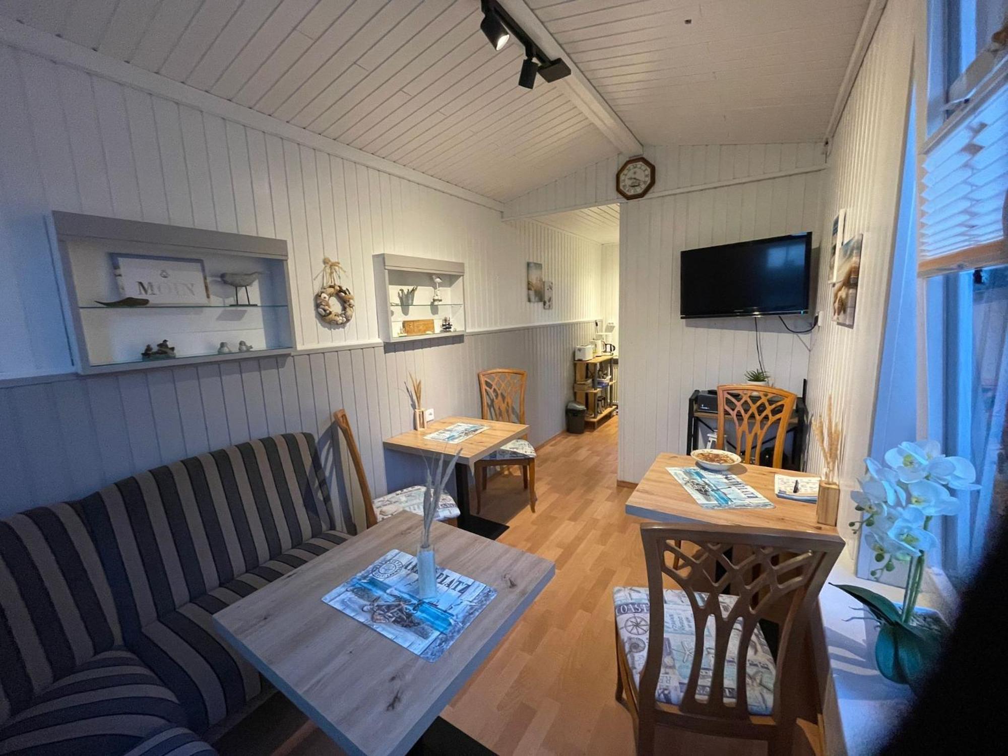 Haus Breslau Hotel Borkum Room photo